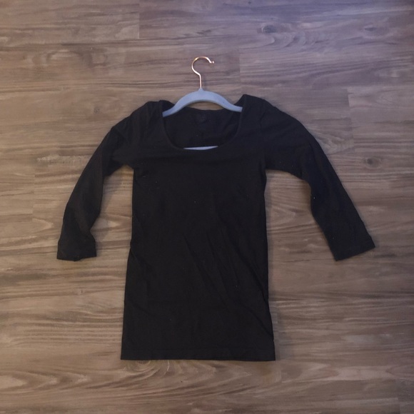 Tops - Black long sleeve stretchy layering T-shirt